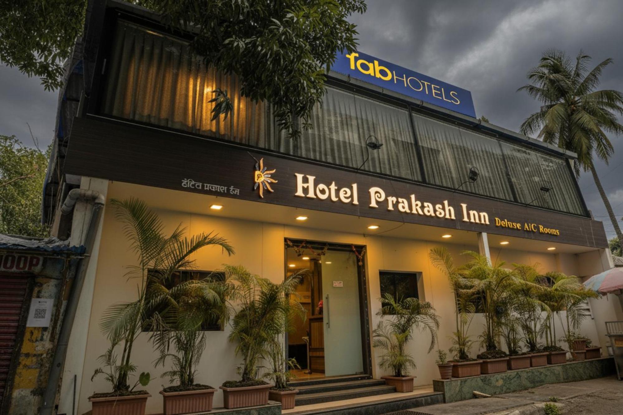 Fabhotel Prakash Inn - Nr Mumbai International Airport, Mumbai